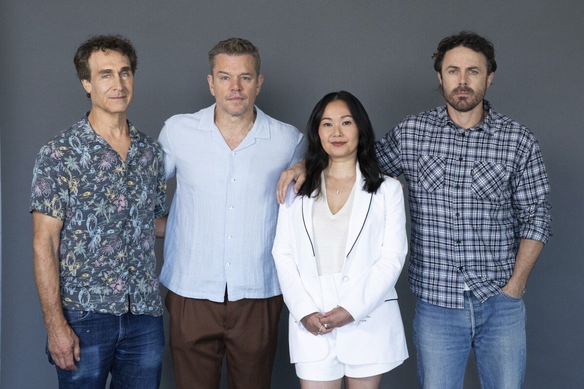 Q&A: Matt Damon, Casey Affleck, Hong Chau discutent de leur comédie sur le braquage de Boston 'Les Instigateurs'  