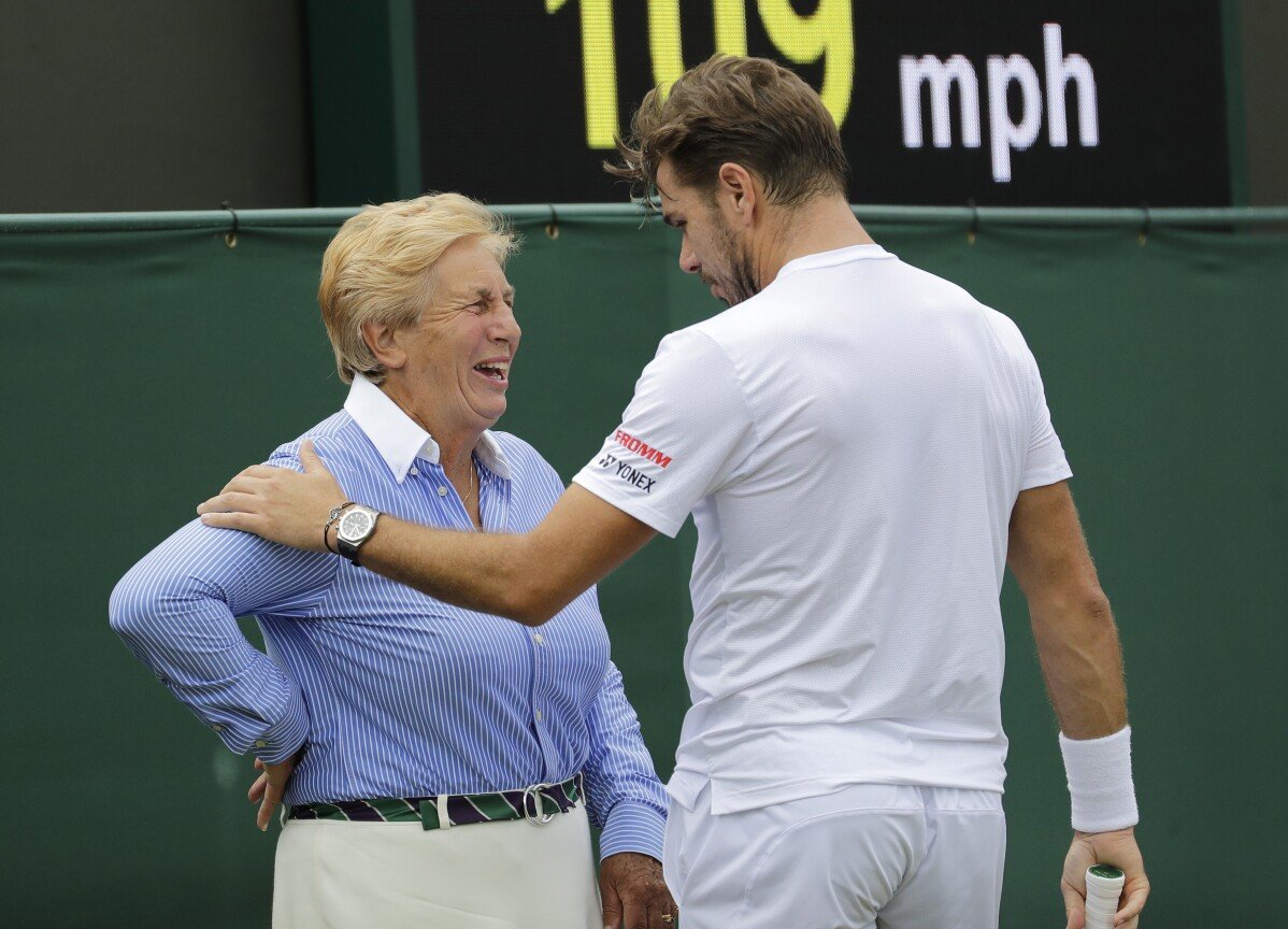 Le tournoi de tennis de Wimbledon remplace les juges de ligne par la technologie de l'IA en rupture avec la tradition